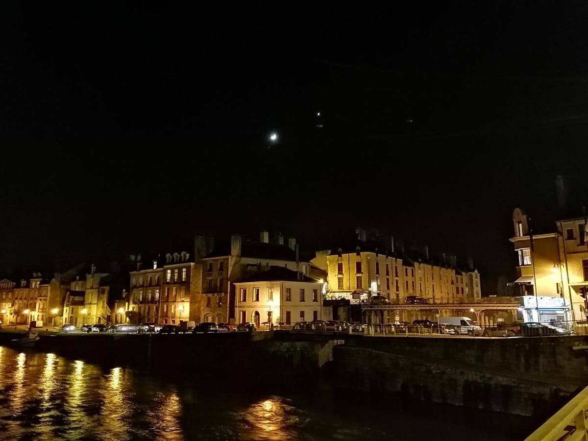 Spacieux T3 Lumineux Dans Quartier Historique Avec Wifi 르동 외부 사진