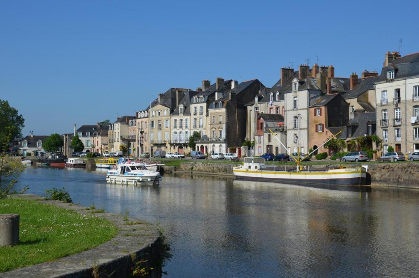 Spacieux T3 Lumineux Dans Quartier Historique Avec Wifi 르동 외부 사진